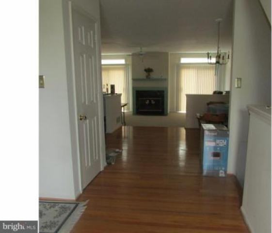 928 Glackens Ln - Photo 2 of 6