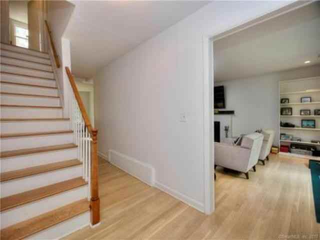5 Town Crier Ln - Photo 3 of 6