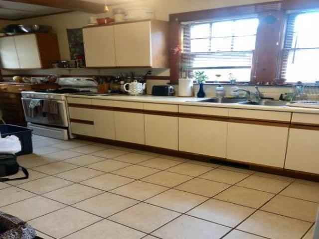 128 Maple St - Photo 2 of 6