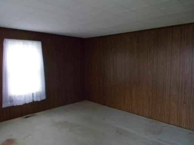 2711 Sulphur Rd - Photo 2 of 6