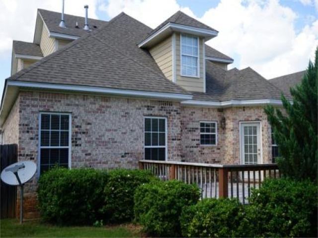 704 Stanton Dr - Photo 3 of 6