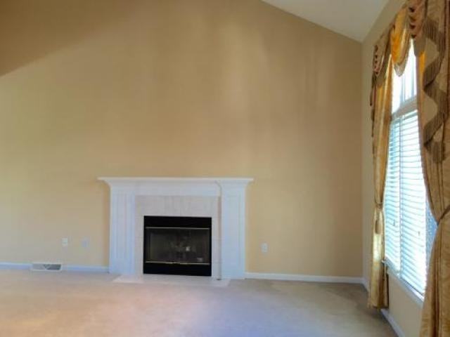 7895 Thornapple Club Dr SE - Photo 2 of 6