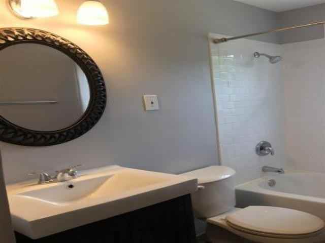 1329 Amsterdam Rd - Photo 2 of 6