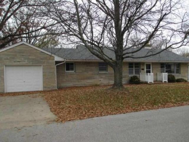 600 S Rose Ave - Photo 2 of 6