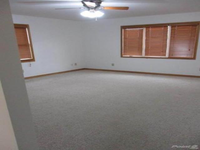 1541 Helen Ct - Photo 2 of 6