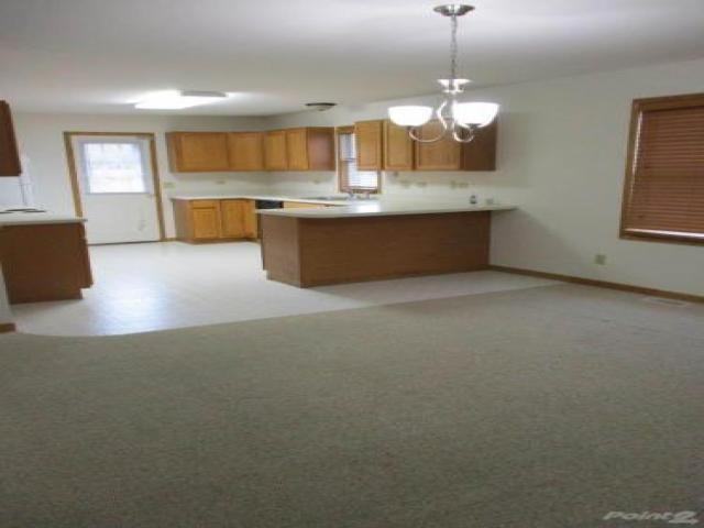 1541 Helen Ct - Photo 3 of 6