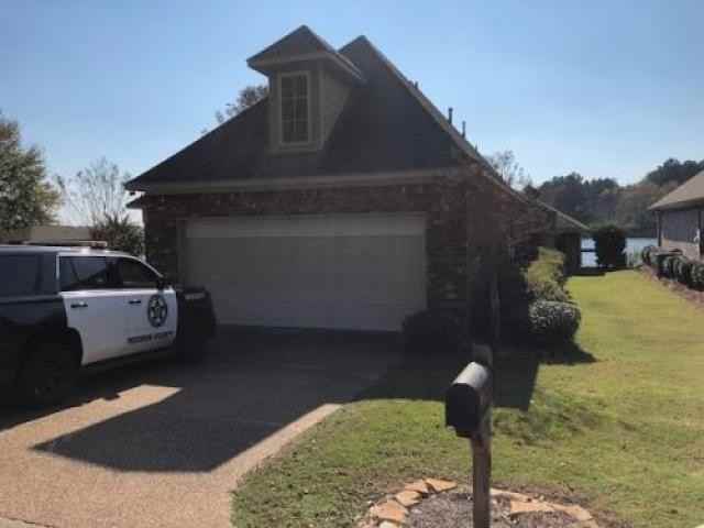 143 Bridgewater Dr - Photo 2 of 6
