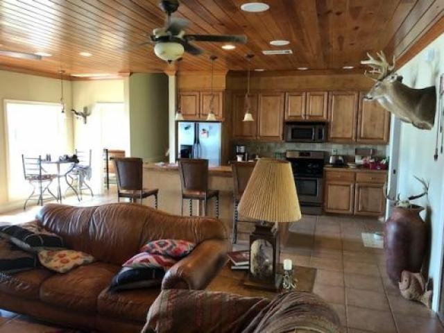 143 Bridgewater Dr - Photo 3 of 6