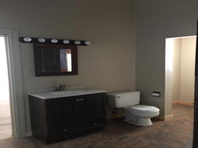 303 W Broadway Blvd - Photo 2 of 6