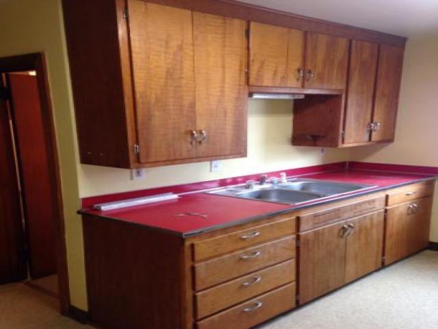 103 E Mechanic St - Photo 2 of 6