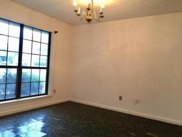 3119 Craigmont Cir - Photo 3 of 6