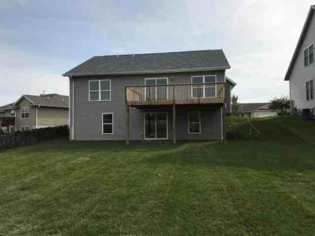 1502 Eagles Crest Ave - Photo 2 of 6