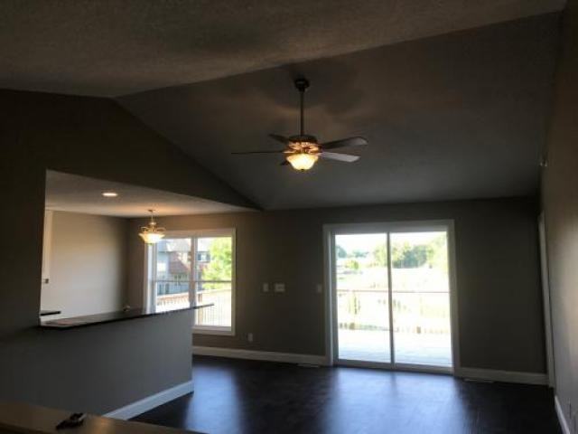 1502 Eagles Crest Ave - Photo 3 of 6