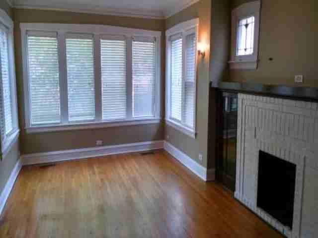 3732 N Claremont Ave - Photo 2 of 6