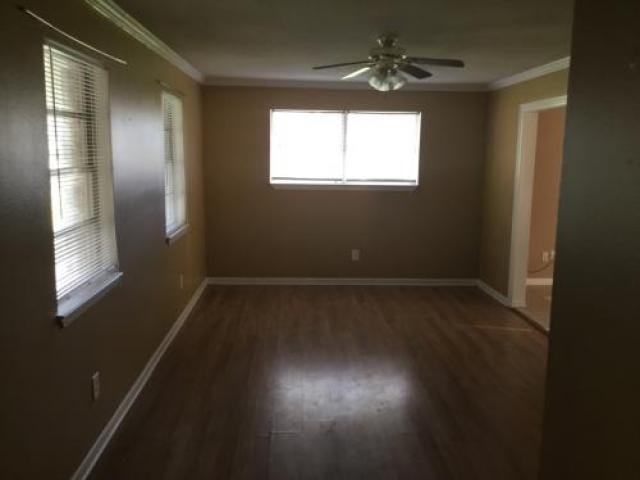 4580 Marque Dr - Photo 3 of 6