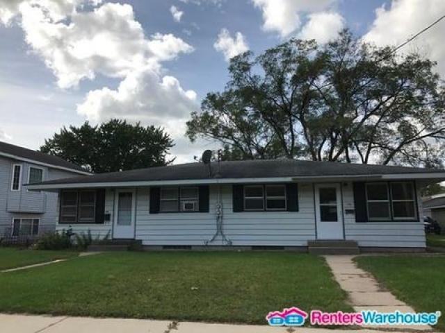 135 29th Ave N - Photo 2 of 6