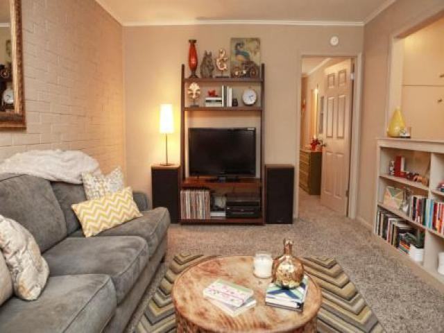 1226 S St Louis Ave - Photo 2 of 6