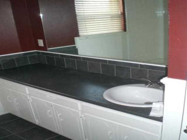 3132 NW 63rd St - Photo 3 of 6