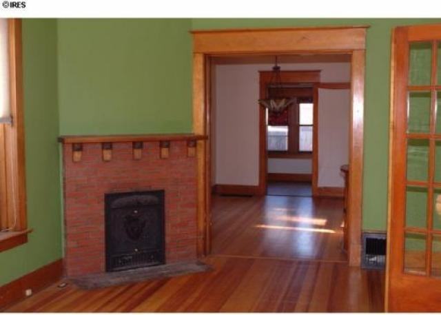 1081 Lincoln Pl - Photo 2 of 6