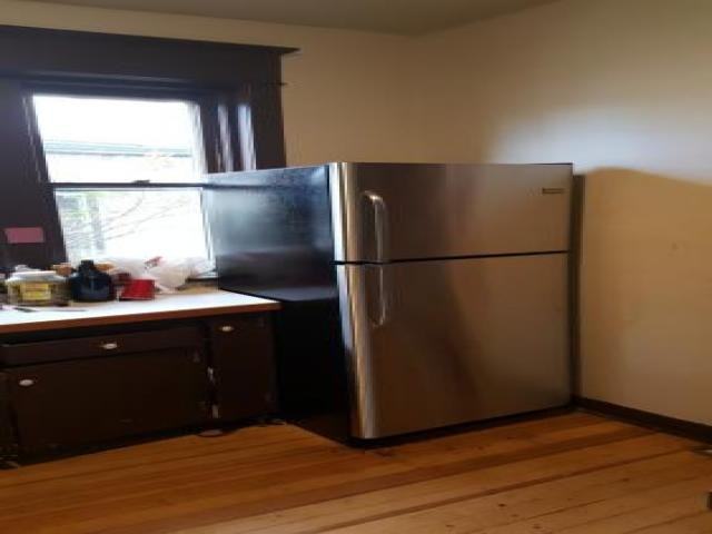 1081 Lincoln Pl - Photo 3 of 6