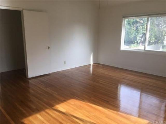 375 S Marengo Ave - Photo 2 of 6