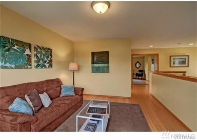 20140 84th Pl NE - Photo 2 of 3