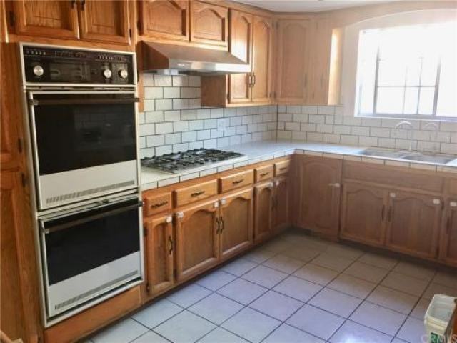 1002 Vineland Ave - Photo 3 of 6