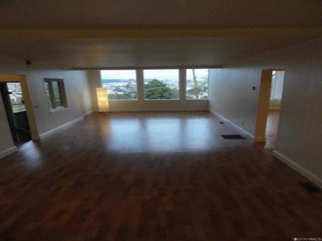 850 Sierra Point Rd - Photo 3 of 6