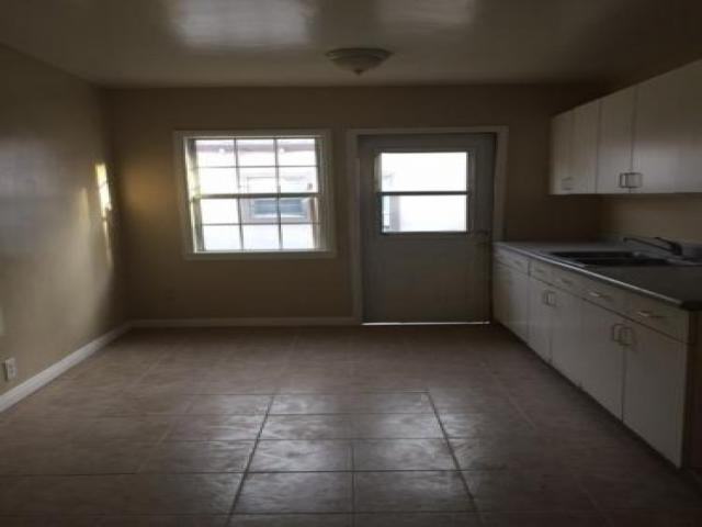 232 S Mission Dr - Photo 3 of 5