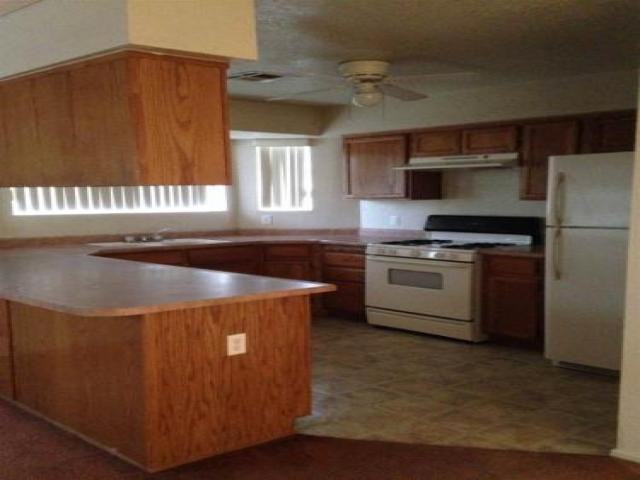 2869 S 32nd Ave - Photo 2 of 6