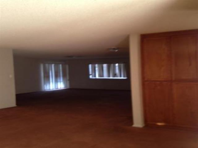 2869 S 32nd Ave - Photo 3 of 6