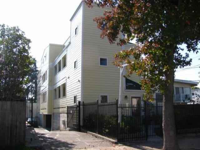 1646 Prince St - Photo 2 of 6