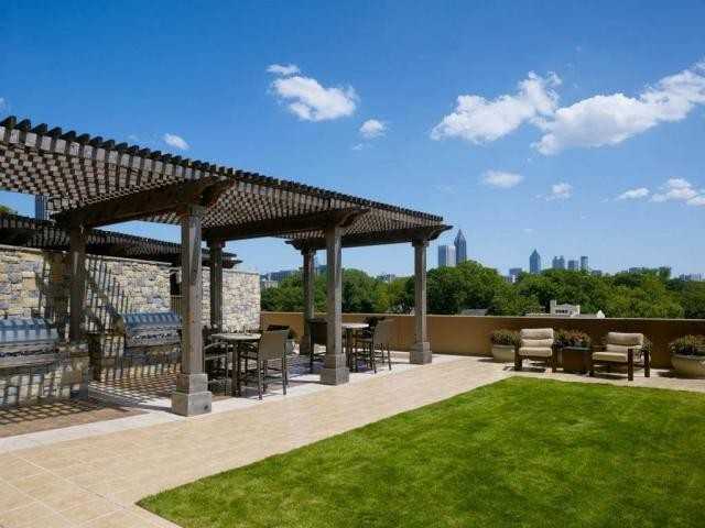 614 E Taylor St - Photo 2 of 12