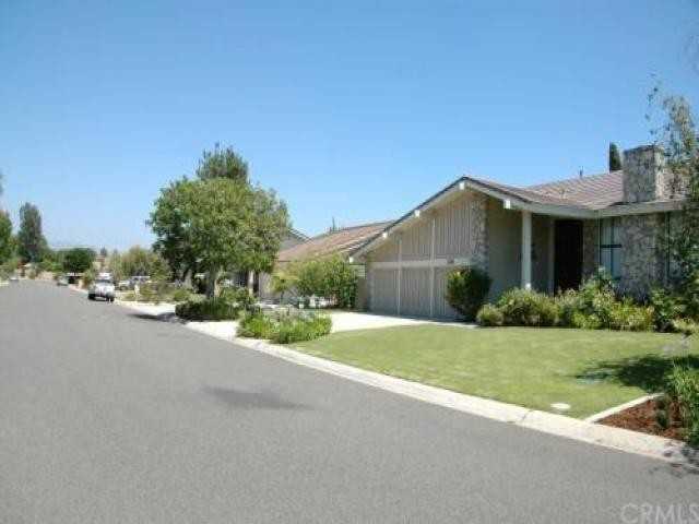 17932 Aberdeen Ln - Photo 3 of 6