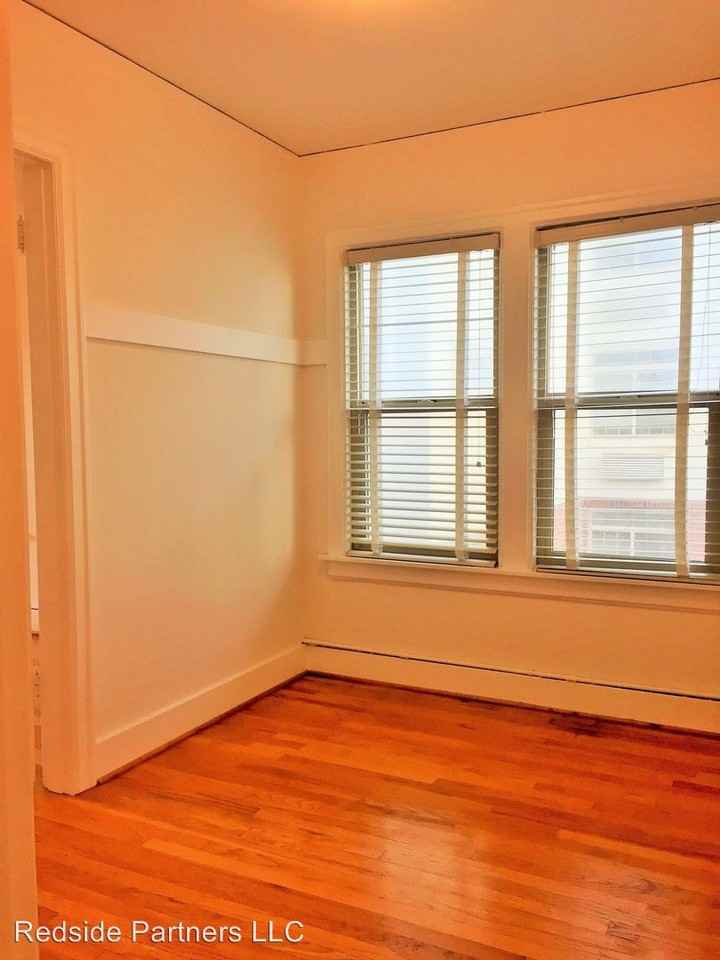 2318 California Ave SW - Photo 3 of 9