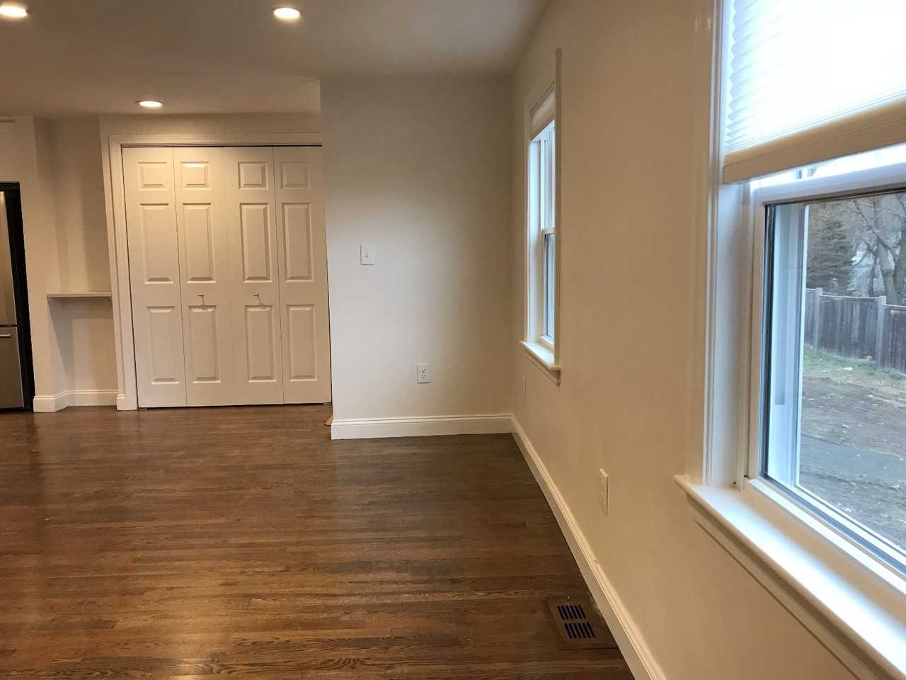 72 Winter St - Photo 2 of 8