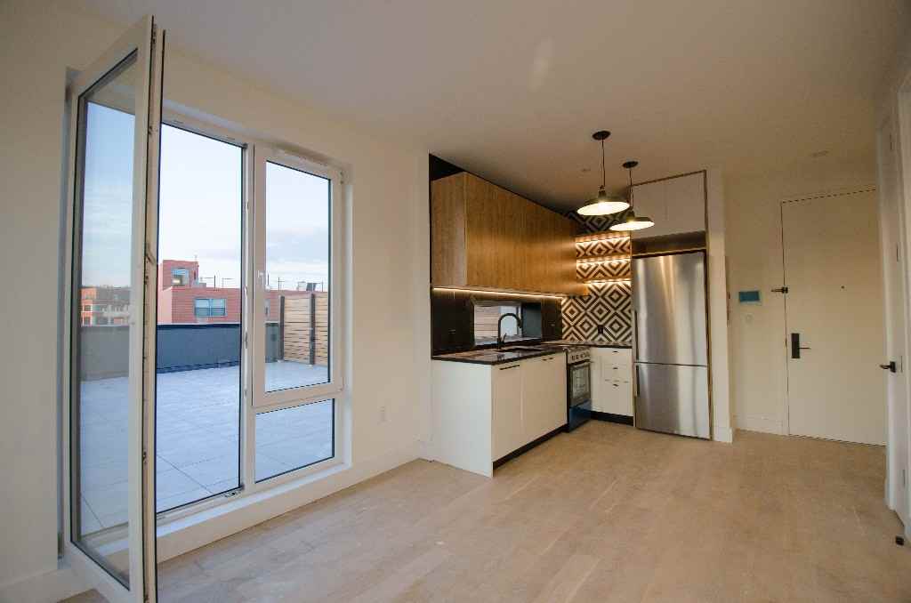 961 Willoughby Ave #5I