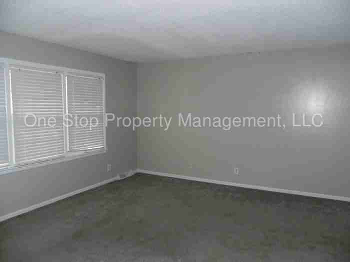 1304 SW Essex Cir - Photo 3 of 21