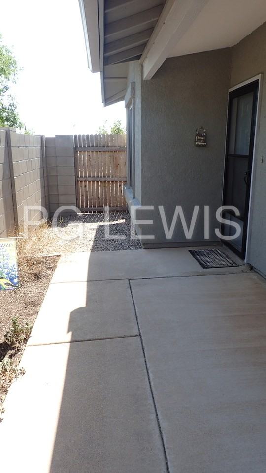 5554 E Hereford Rd - Photo 2 of 32