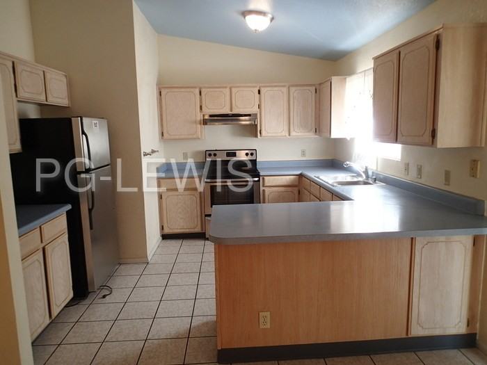 5554 E Hereford Rd - Photo 3 of 32