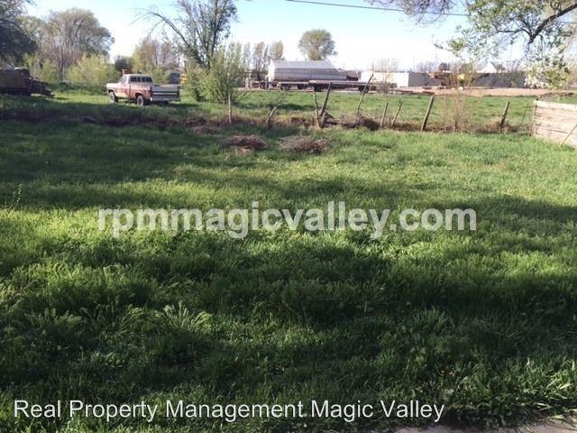 219 E Ave H - Photo 2 of 14