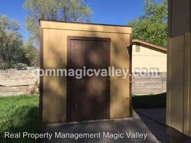 219 E Ave H - Photo 3 of 14