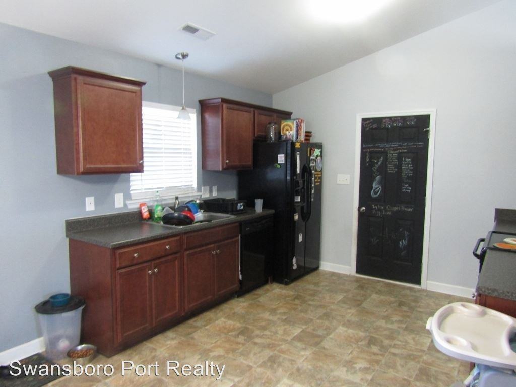 302 Basil Ct - Photo 2 of 13