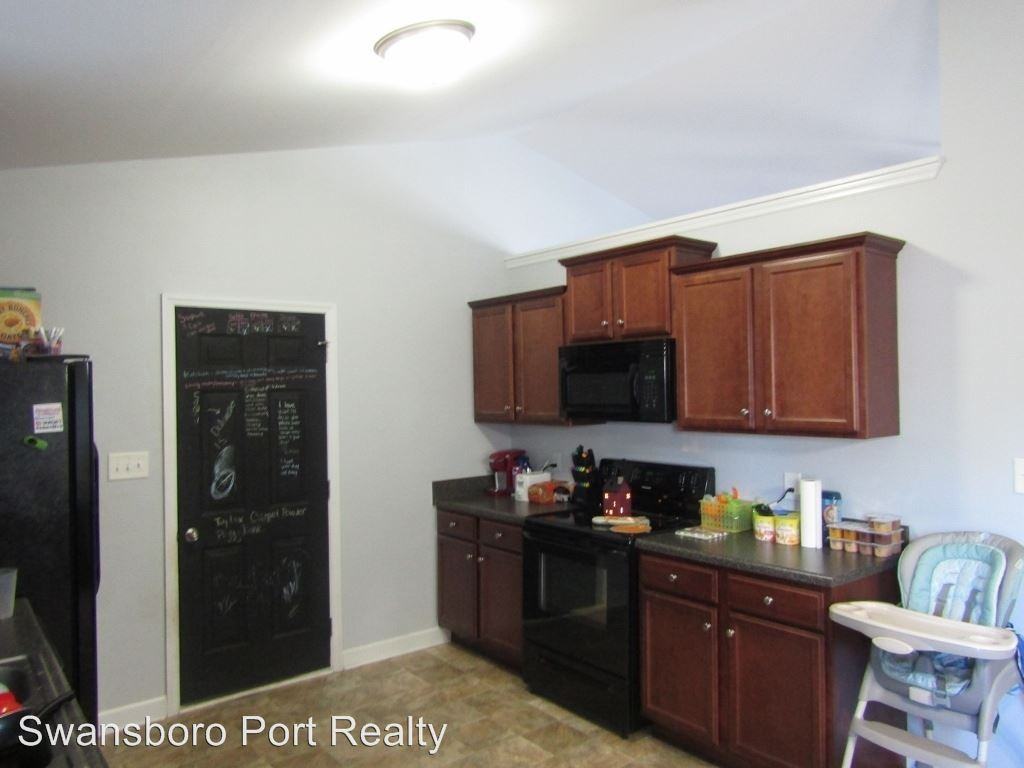 302 Basil Ct - Photo 3 of 13