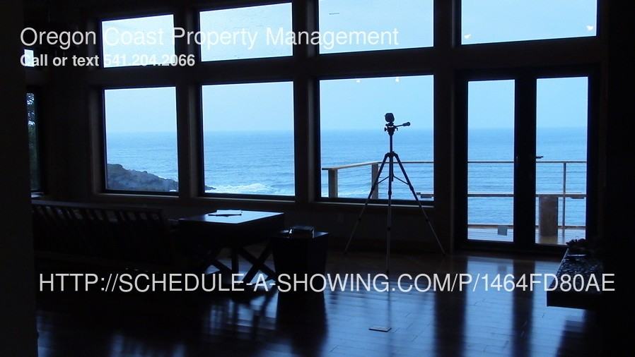 625 SW Coast Ave - Photo 3 of 12