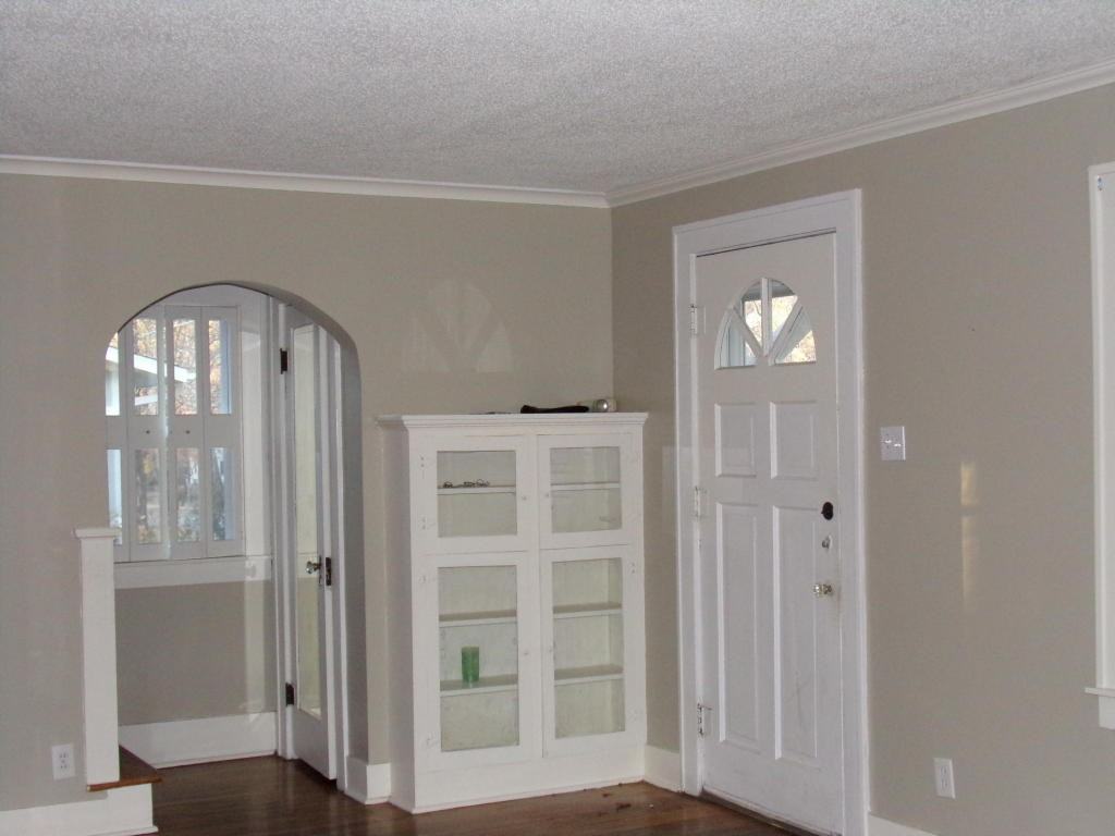 207 Westwood Ave - Photo 2 of 16