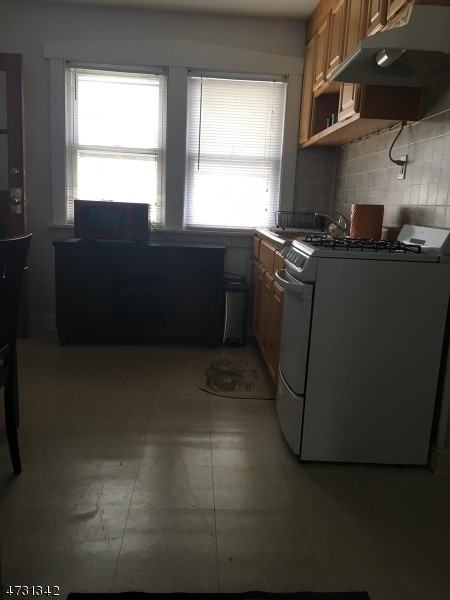 101 E 8th St - Photo 3 of 7