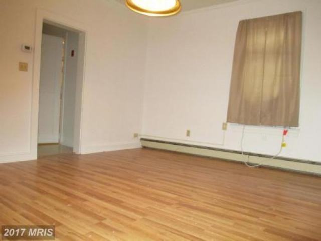 317 West End Ave - Photo 3 of 5