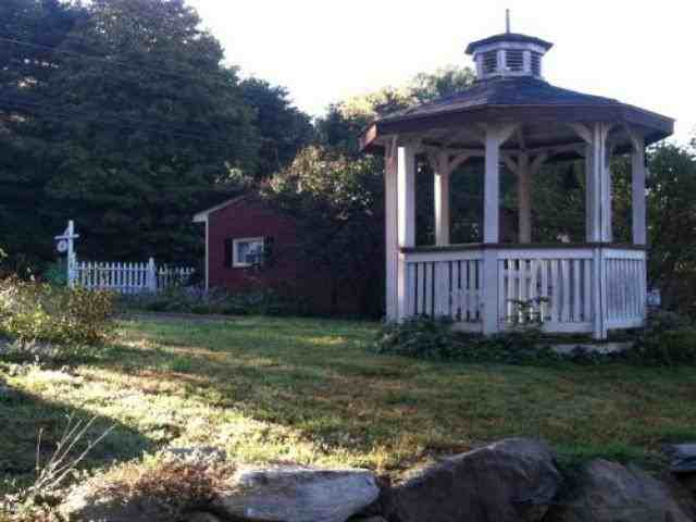 795 Centre Rd - Photo 2 of 6