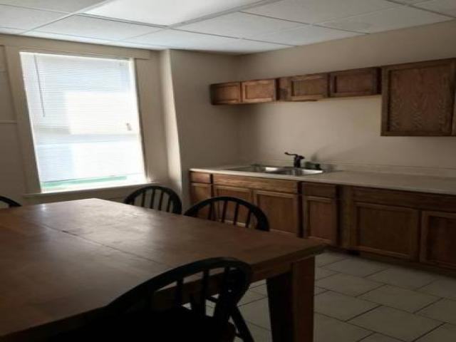 35 Rogge St - Photo 3 of 6